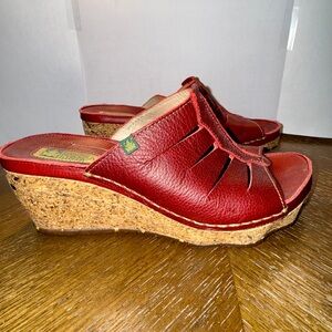 El Naturalista Red Vintage Leather Sandals | Size 39 (US 8.5)